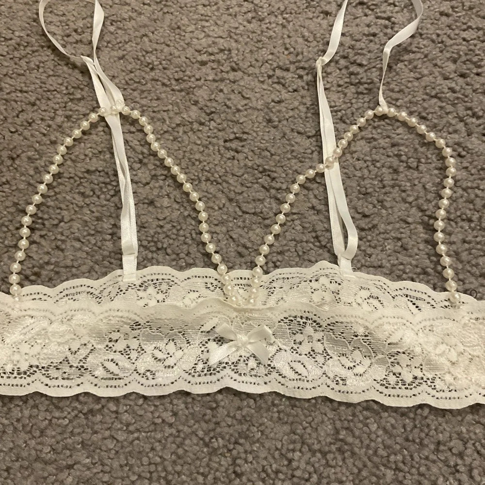 NEW Vintage Pearl and White Lace Bra Panties Thong Intimates Set Bride Wedding - Picture 5 of 6